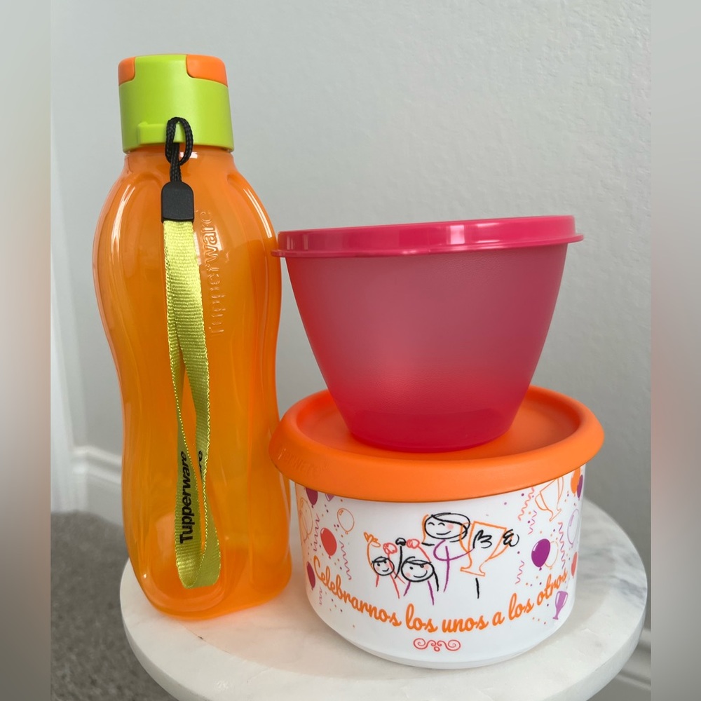 Tupperware Set - Picture 7 of 13